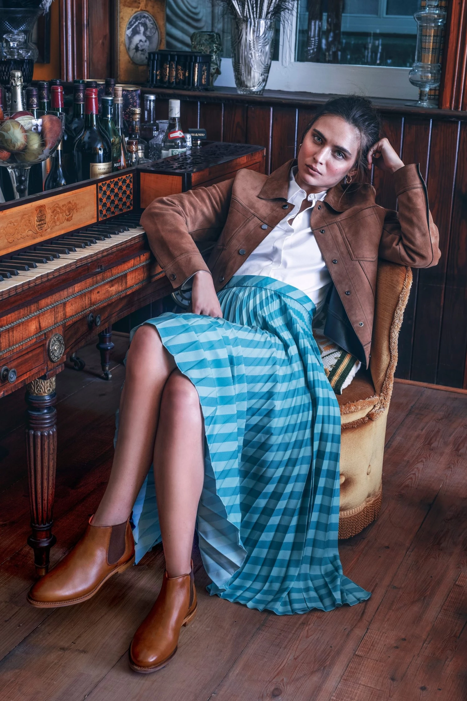 Jones Bootmaker Womens Brown Khloe Goodyear Welted Leather Ladies Chelsea Boots 2 Jones Bootmaker Womens Brown Khloe Goodyear Welted Leather Ladies Chelsea Boots - Image 2