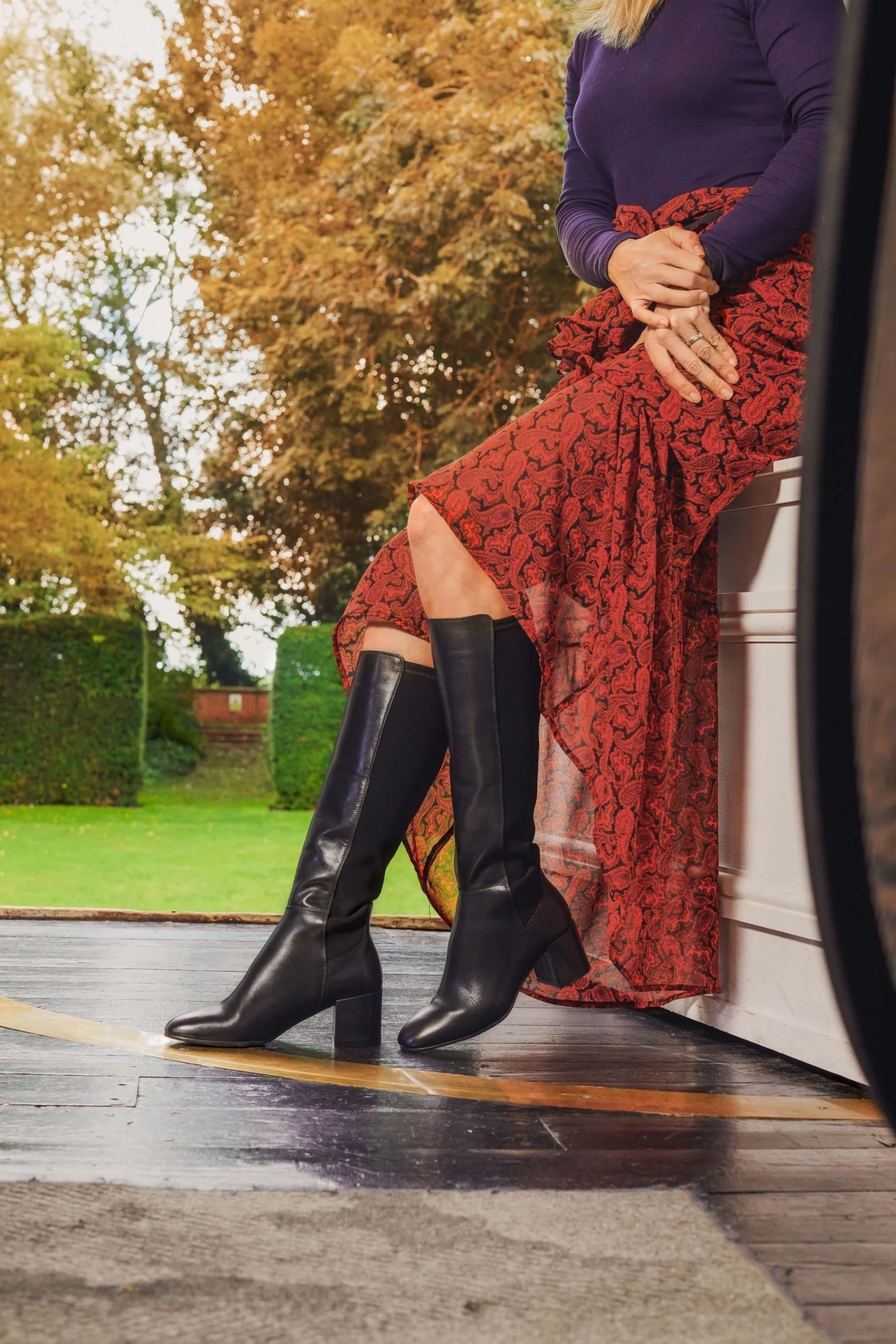 Jones Bootmaker Women's Black Bari Leather Knee-Boots 6 Jones Bootmaker Women's Black Bari Leather Knee-Boots - Image 6