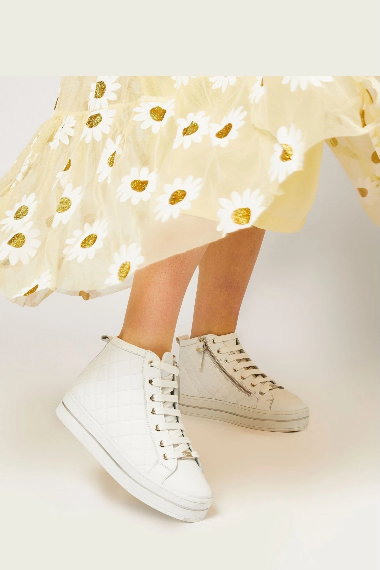 Jones Bootmaker Elenore White Leather Quilted Trainers 6 Jones Bootmaker Elenore White Leather Quilted Trainers - Image 6