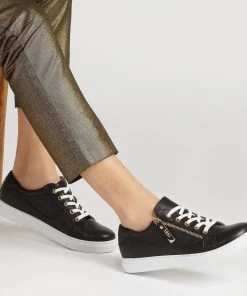 Jones Bootmaker Black Padova Ladies Leather Lace-Up Trainers