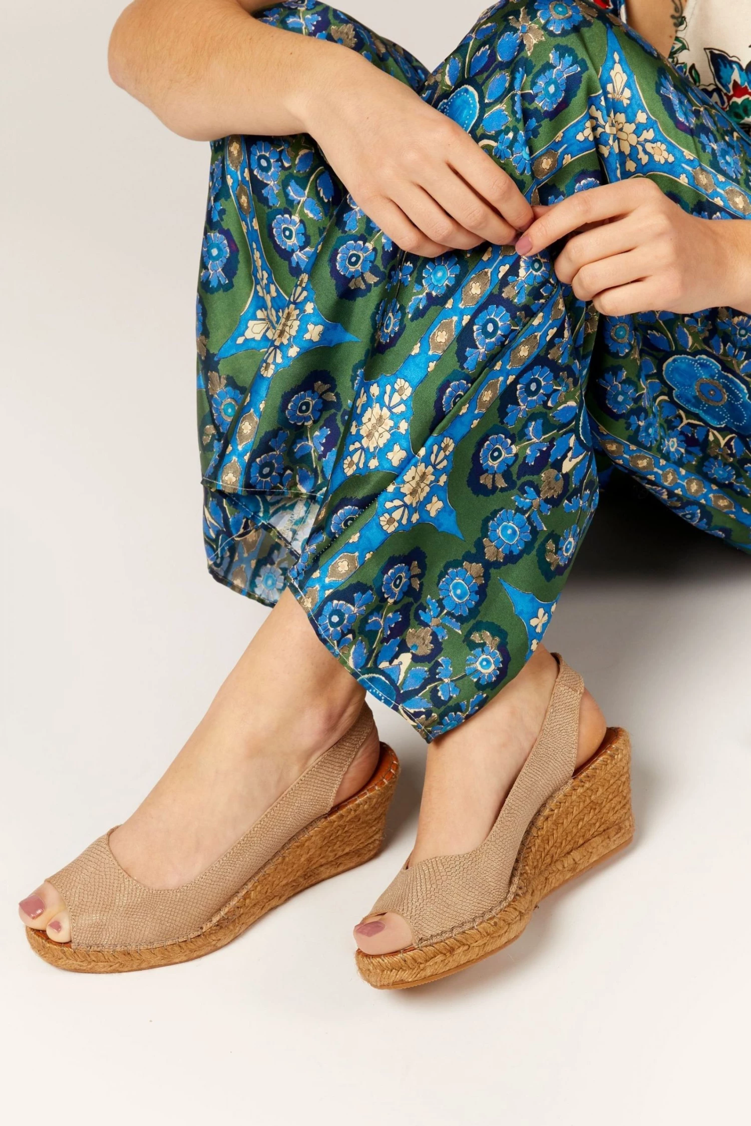 Jones Bootmaker Gold Rosanna Slingback Wedges 6 Jones Bootmaker Gold Rosanna Slingback Wedges - Image 6